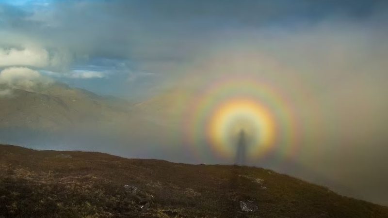 Woman captures ‘Brocken spectre’ on video at ridge in Washington state